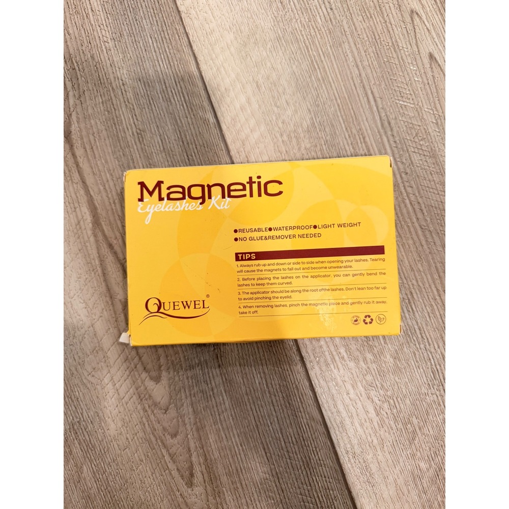 Quewel Magnetic Eyelashes Kit with Applicator and Case 2 Pairs Waterproof